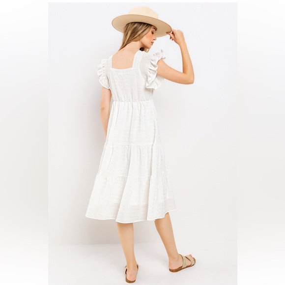 20 Beautiful Textured Tiered Ruffle Sleeve Midi Dress - Picture 5 of 6